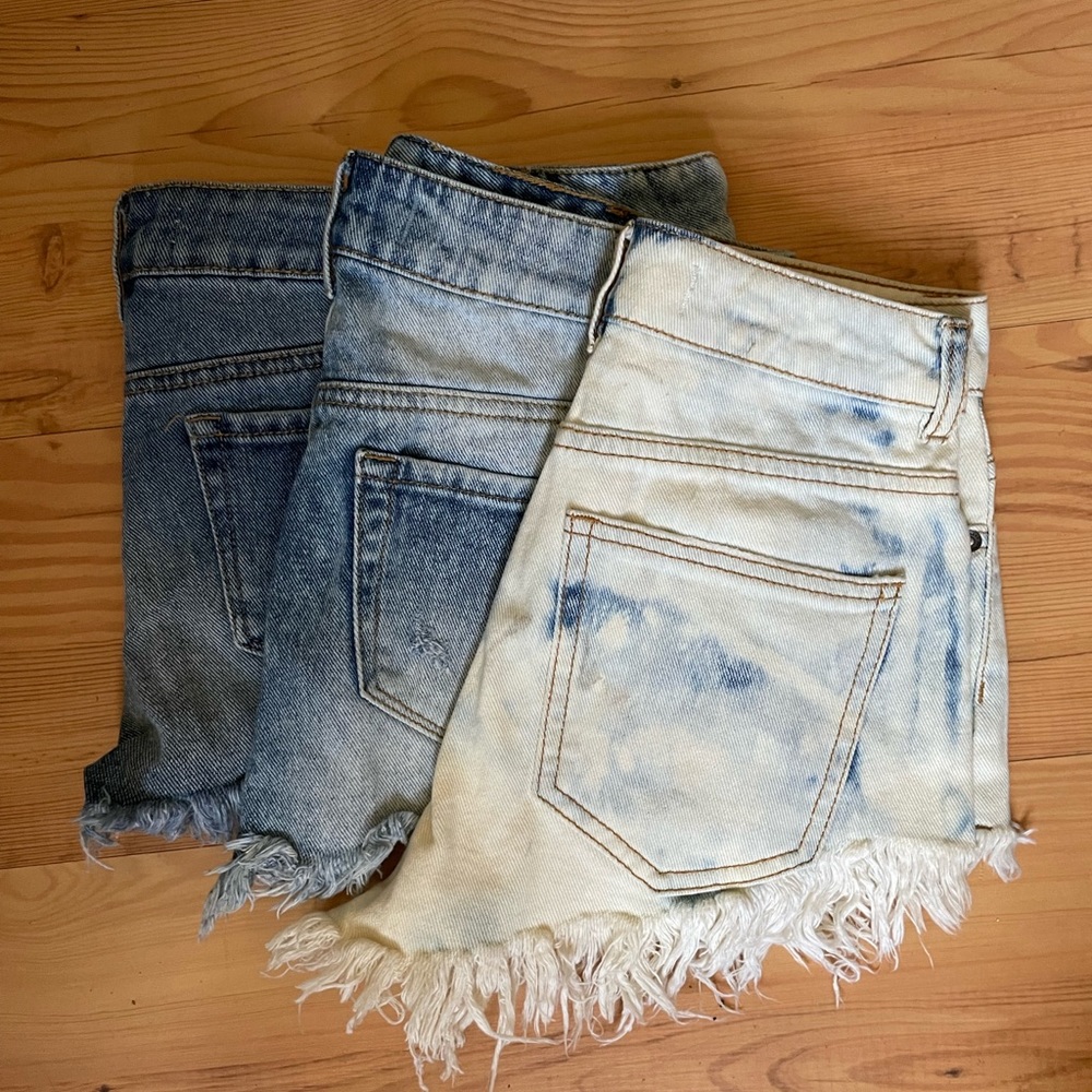 3 pairs of Bullhead Denim shorts